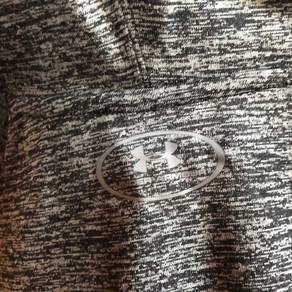 Long sleeve hooded heather grey under armour shirt - Picture 5 of 6